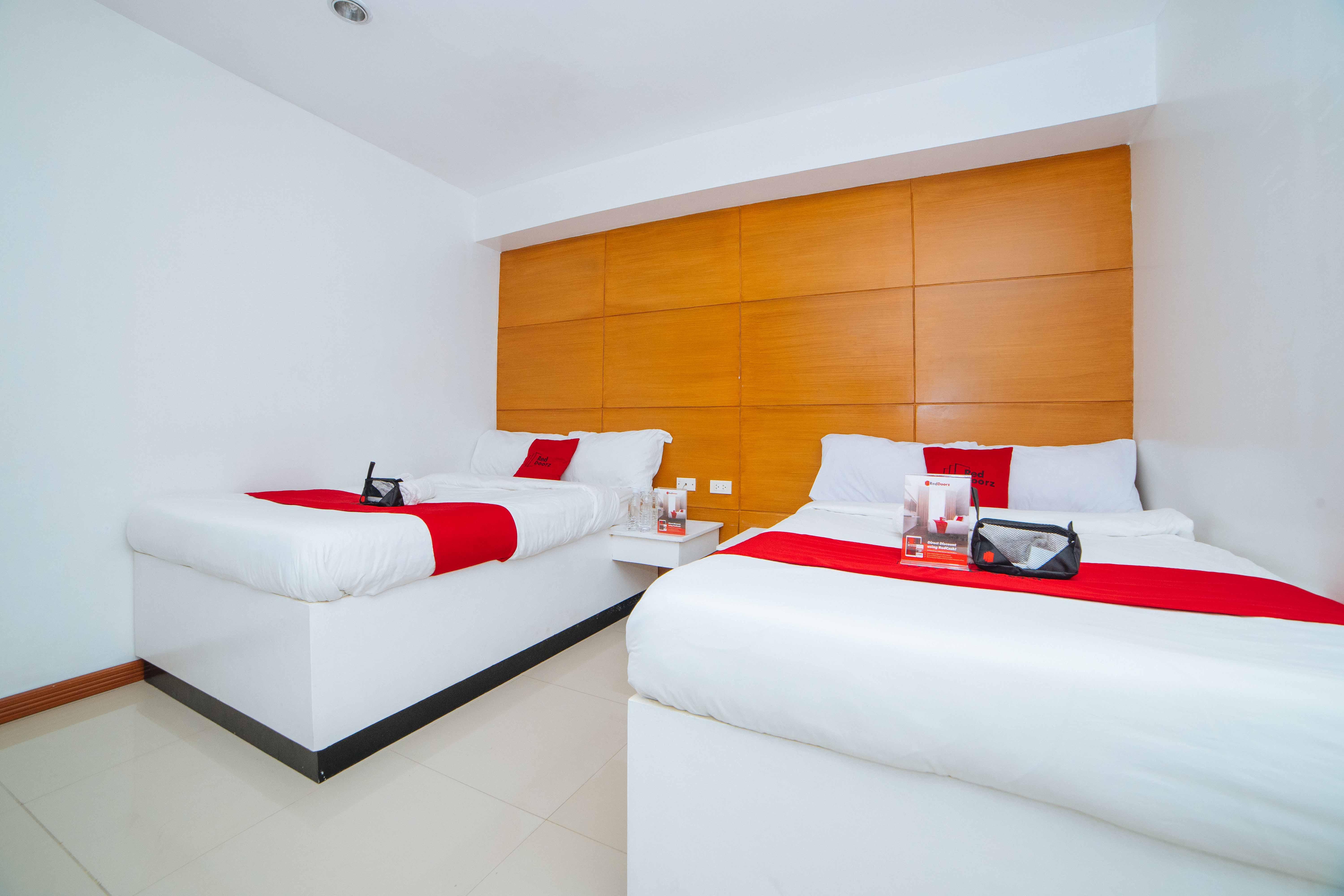 Hotel RedDoorz near Bambang Station Manila Zewnętrze zdjęcie