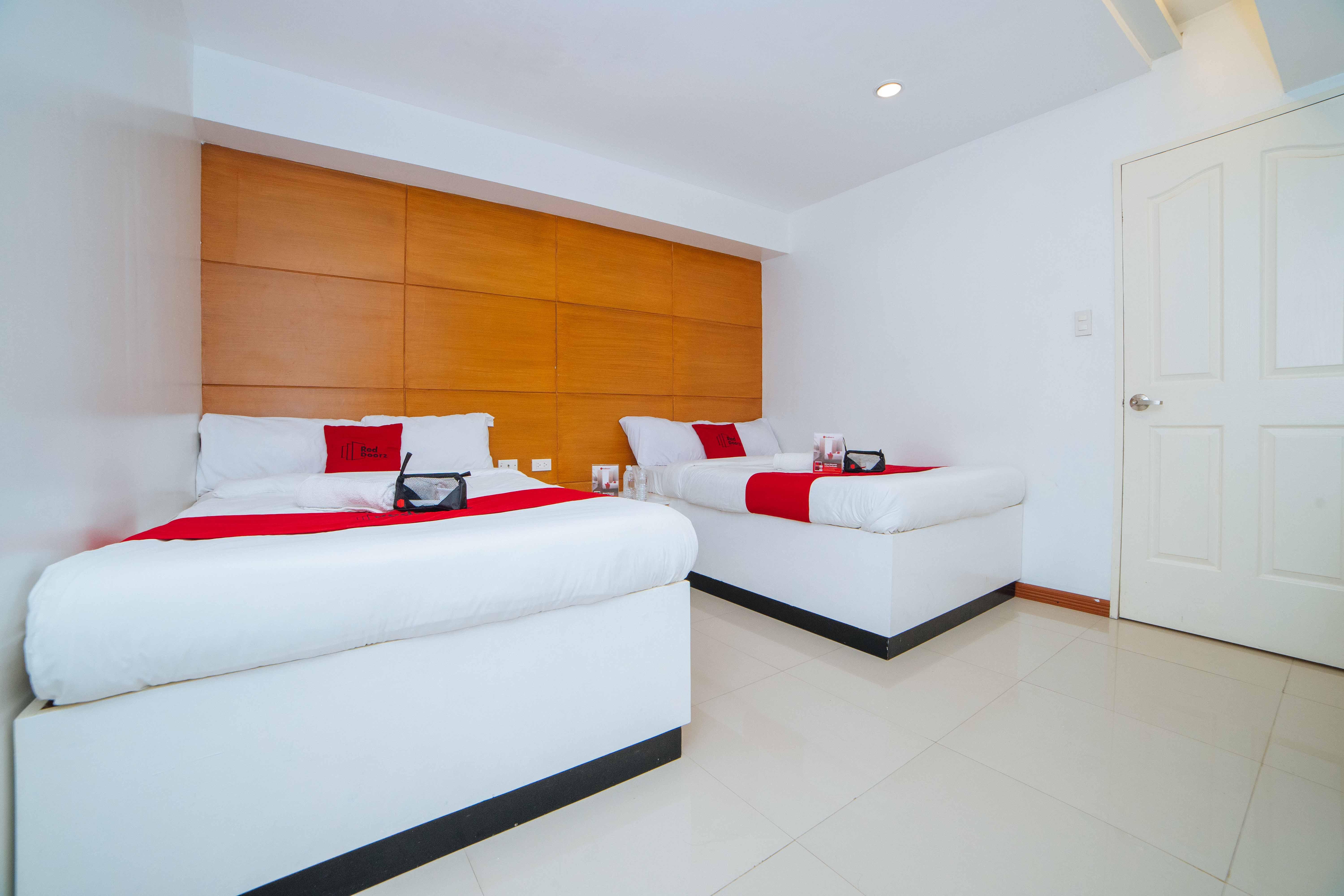 Hotel RedDoorz near Bambang Station Manila Zewnętrze zdjęcie
