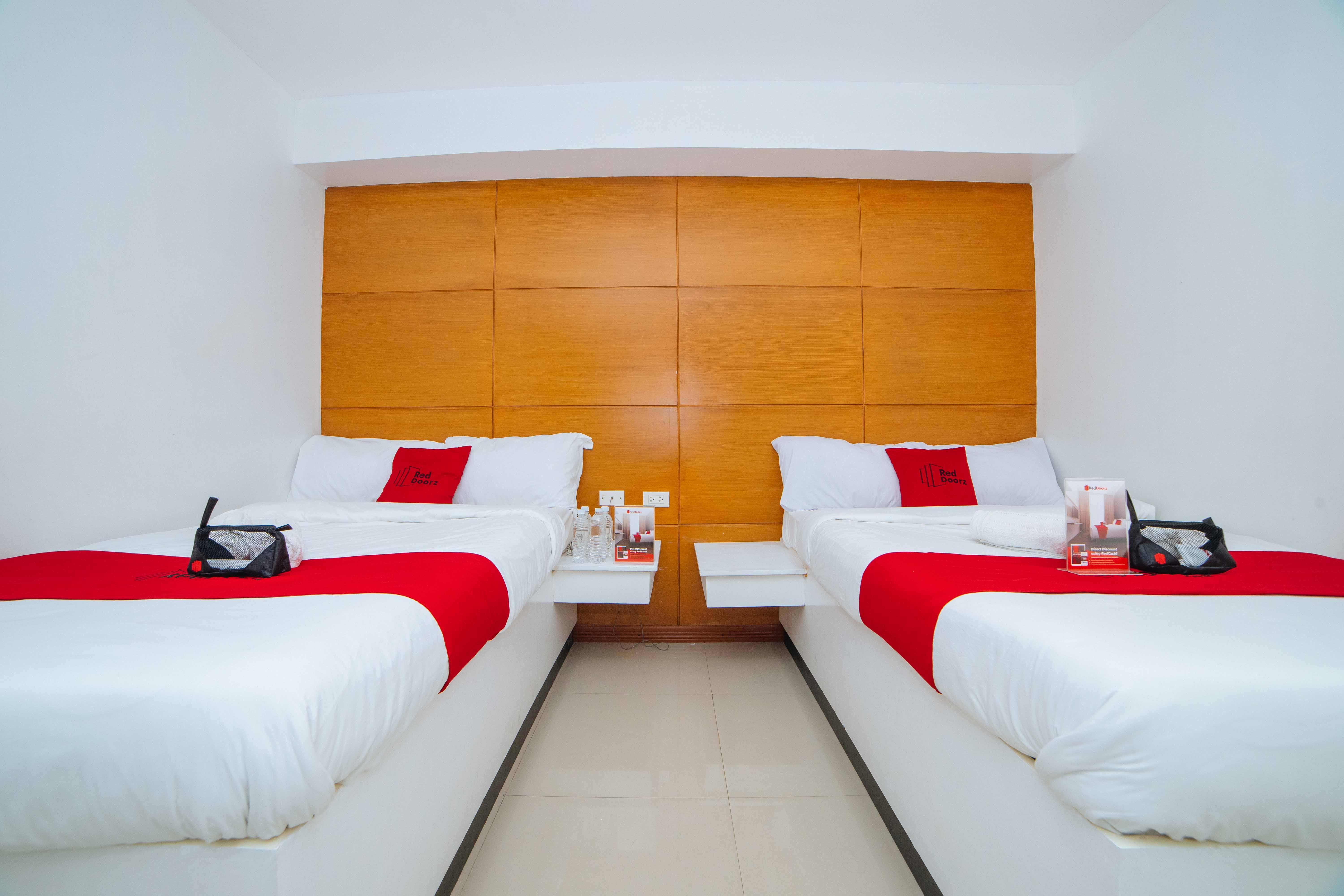 Hotel RedDoorz near Bambang Station Manila Zewnętrze zdjęcie