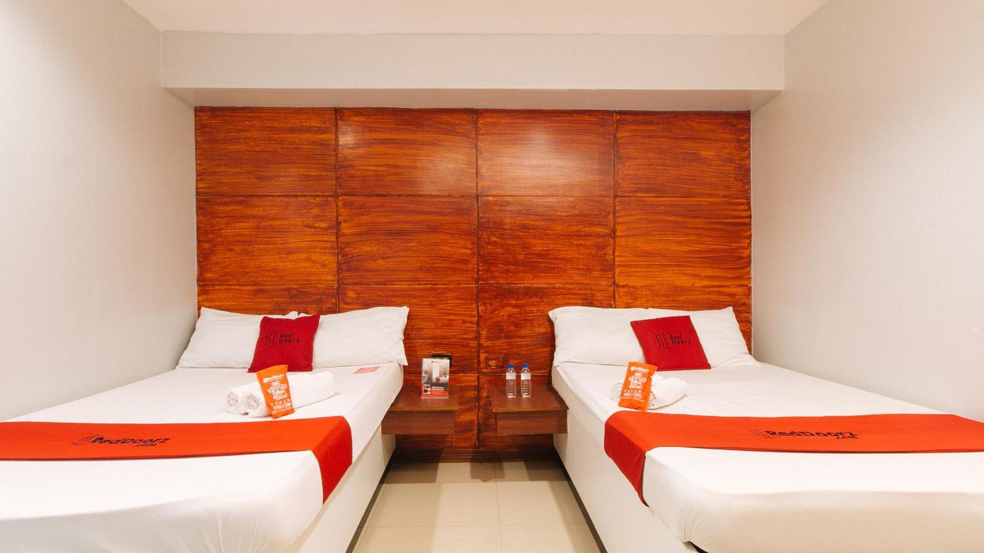 Hotel RedDoorz near Bambang Station Manila Zewnętrze zdjęcie