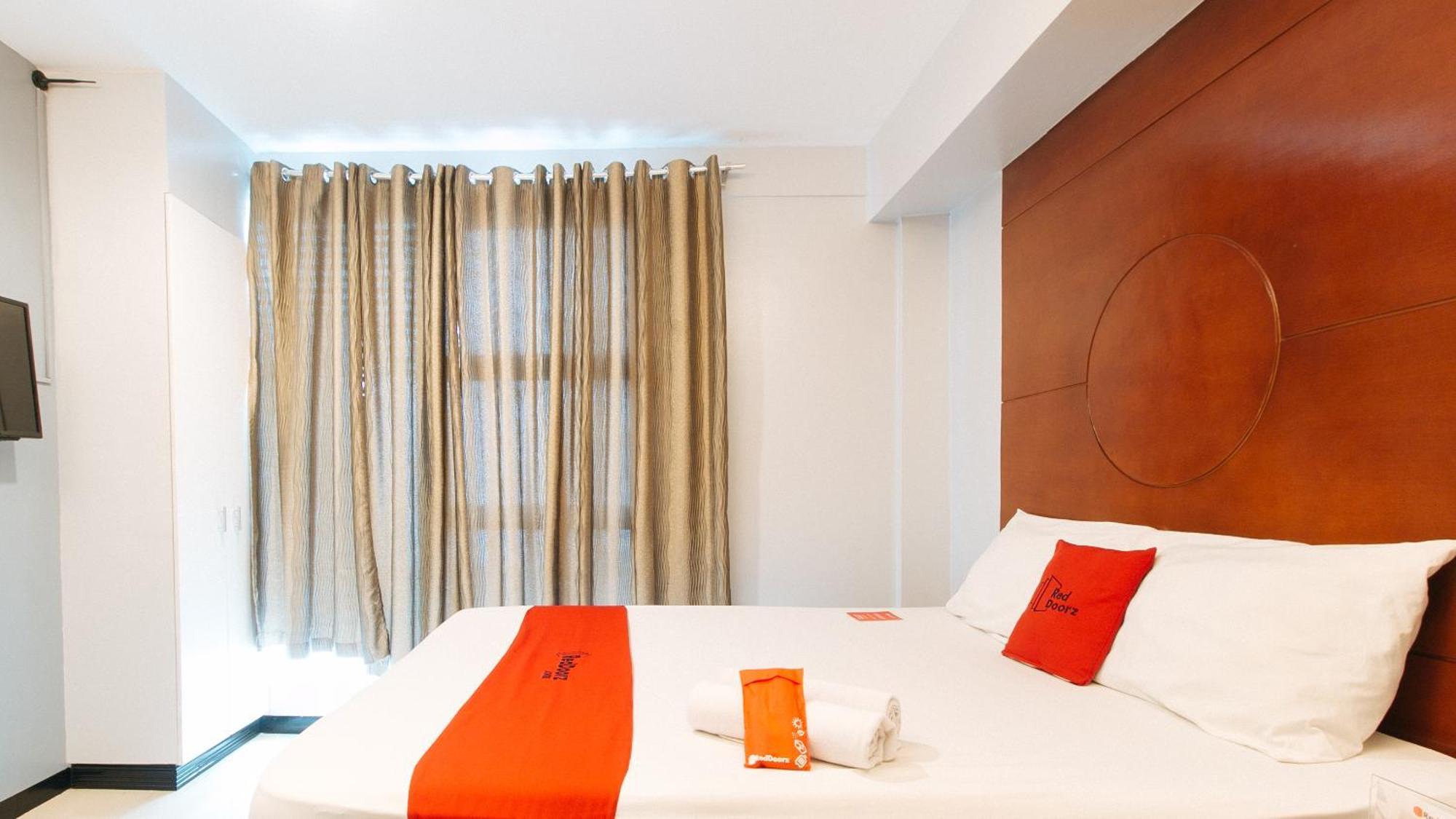 Hotel RedDoorz near Bambang Station Manila Zewnętrze zdjęcie