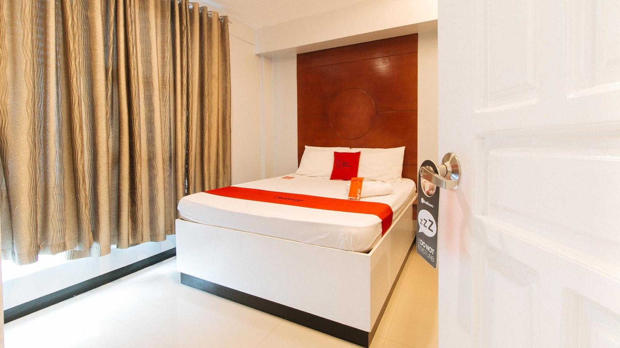 Hotel RedDoorz near Bambang Station Manila Zewnętrze zdjęcie