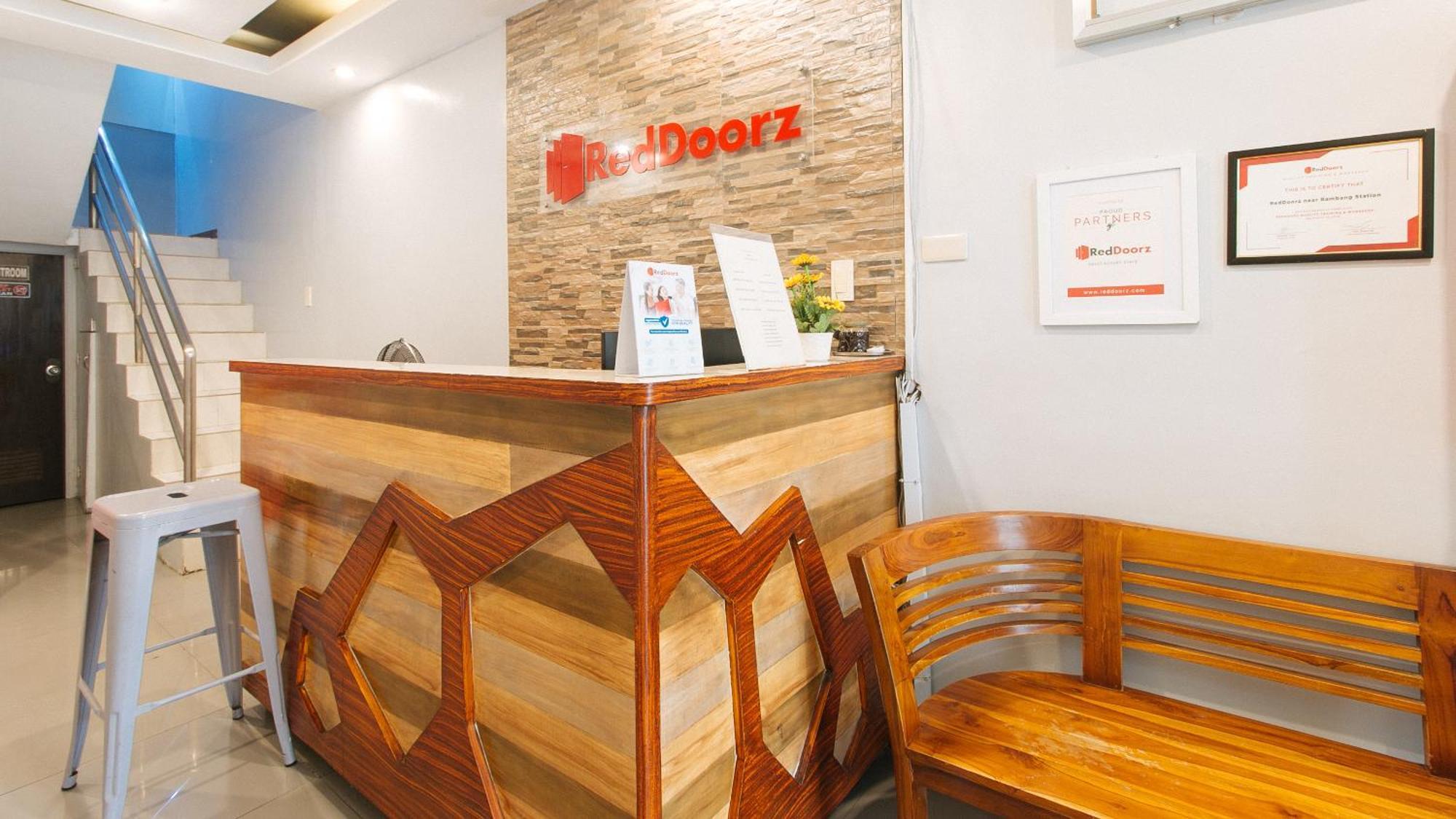 Hotel RedDoorz near Bambang Station Manila Zewnętrze zdjęcie