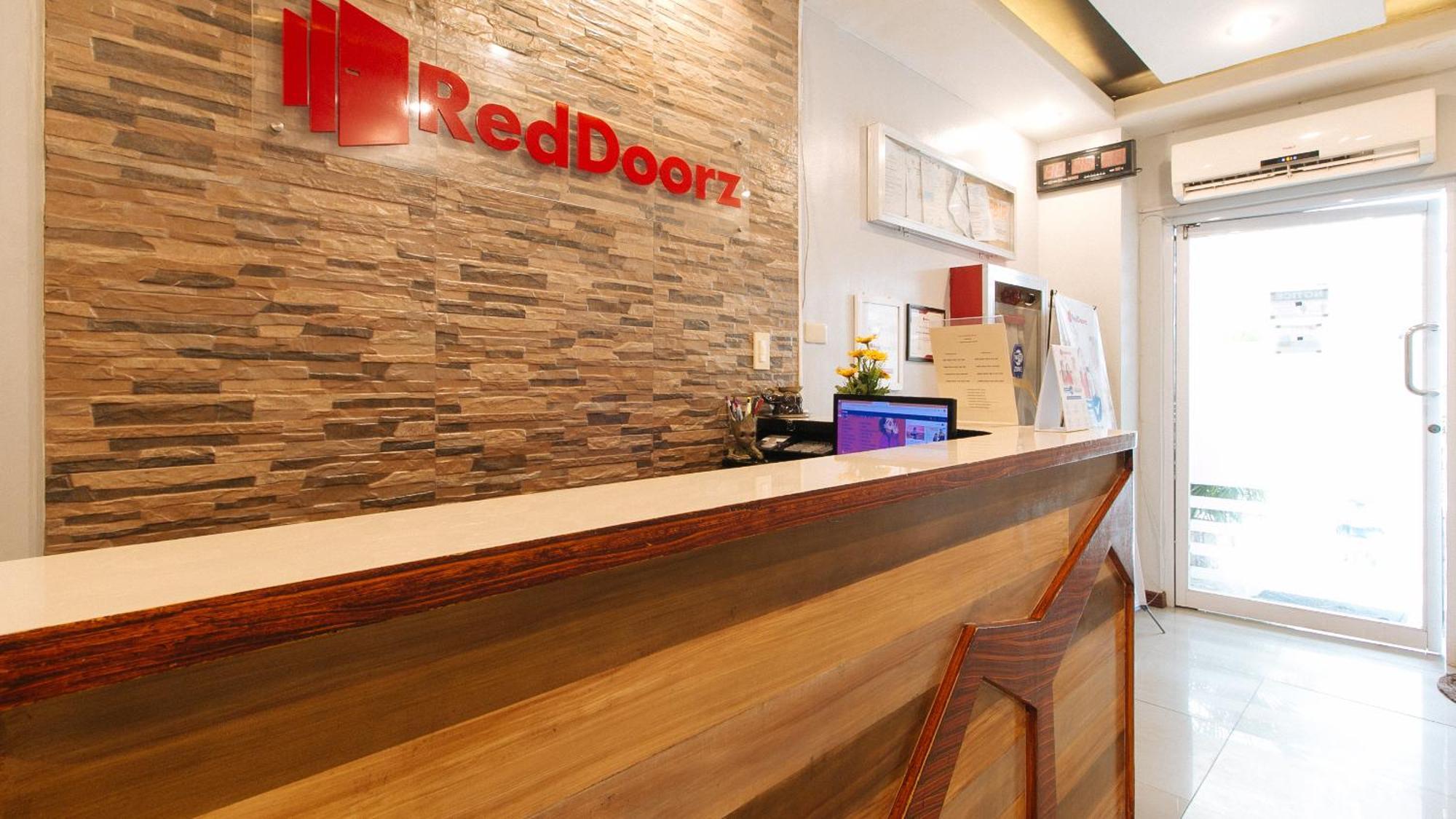 Hotel RedDoorz near Bambang Station Manila Zewnętrze zdjęcie