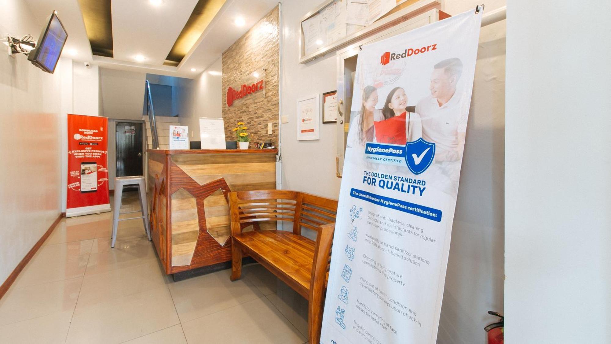Hotel RedDoorz near Bambang Station Manila Zewnętrze zdjęcie