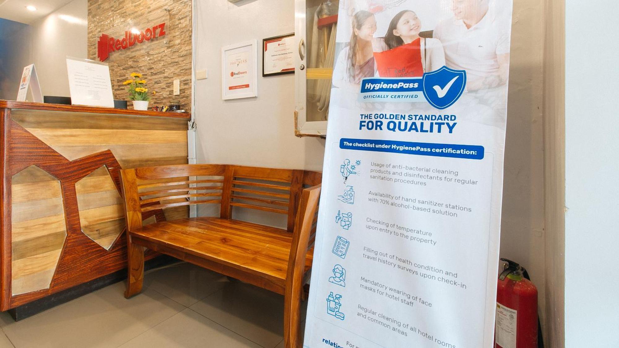Hotel RedDoorz near Bambang Station Manila Zewnętrze zdjęcie
